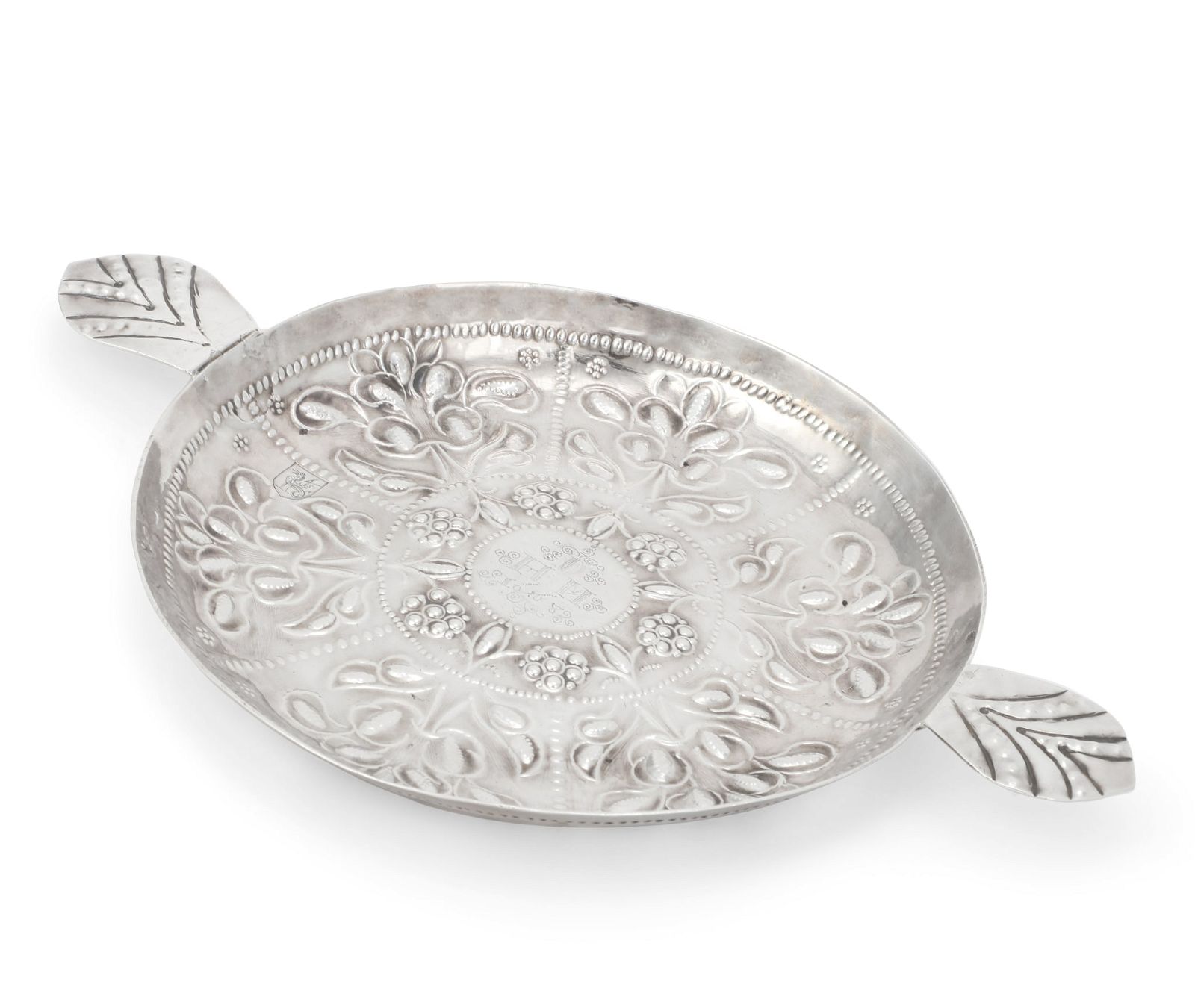 A CHARLES II SILVER PORRINGER, 