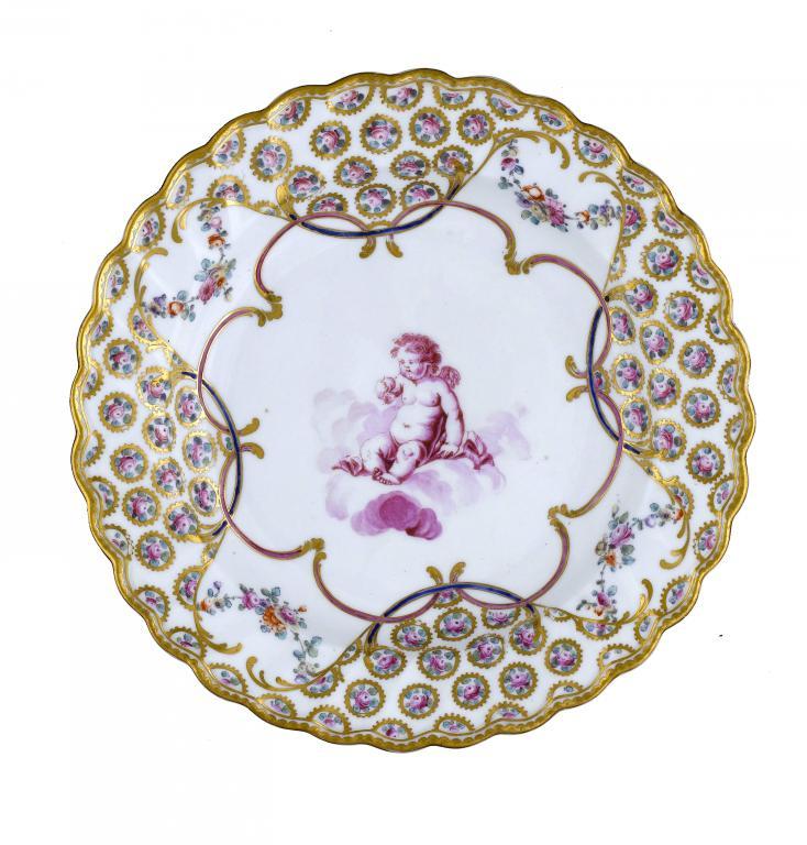 A CHELSEA-DERBY PLATE possibly by