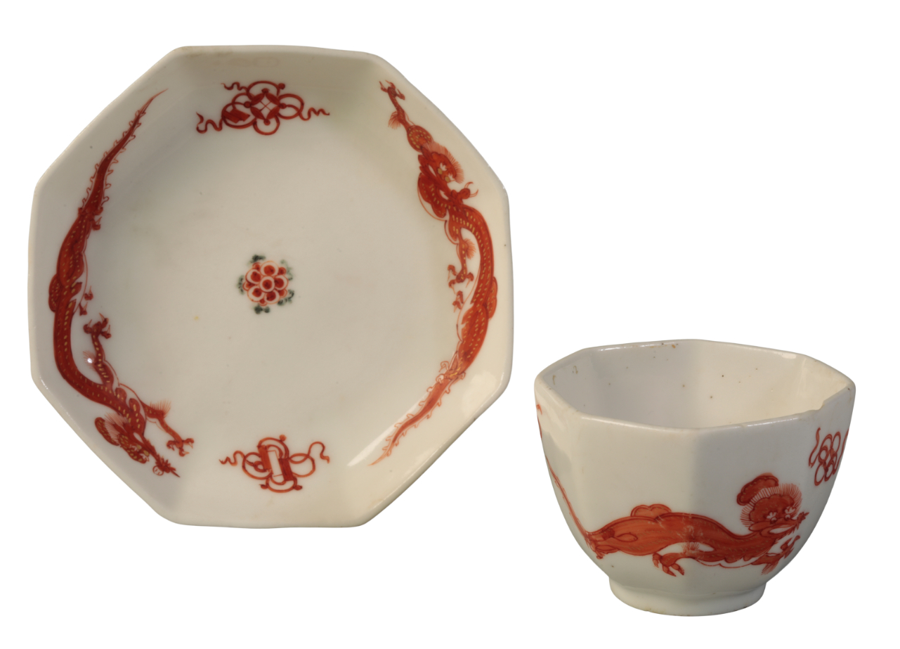 A CHELSEA OCTAGONAL TEA BOWL AND