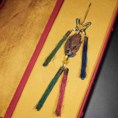 A CHENXIANG WOOD PLAQUE,QING<b