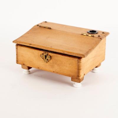 A child's pine writing slope on