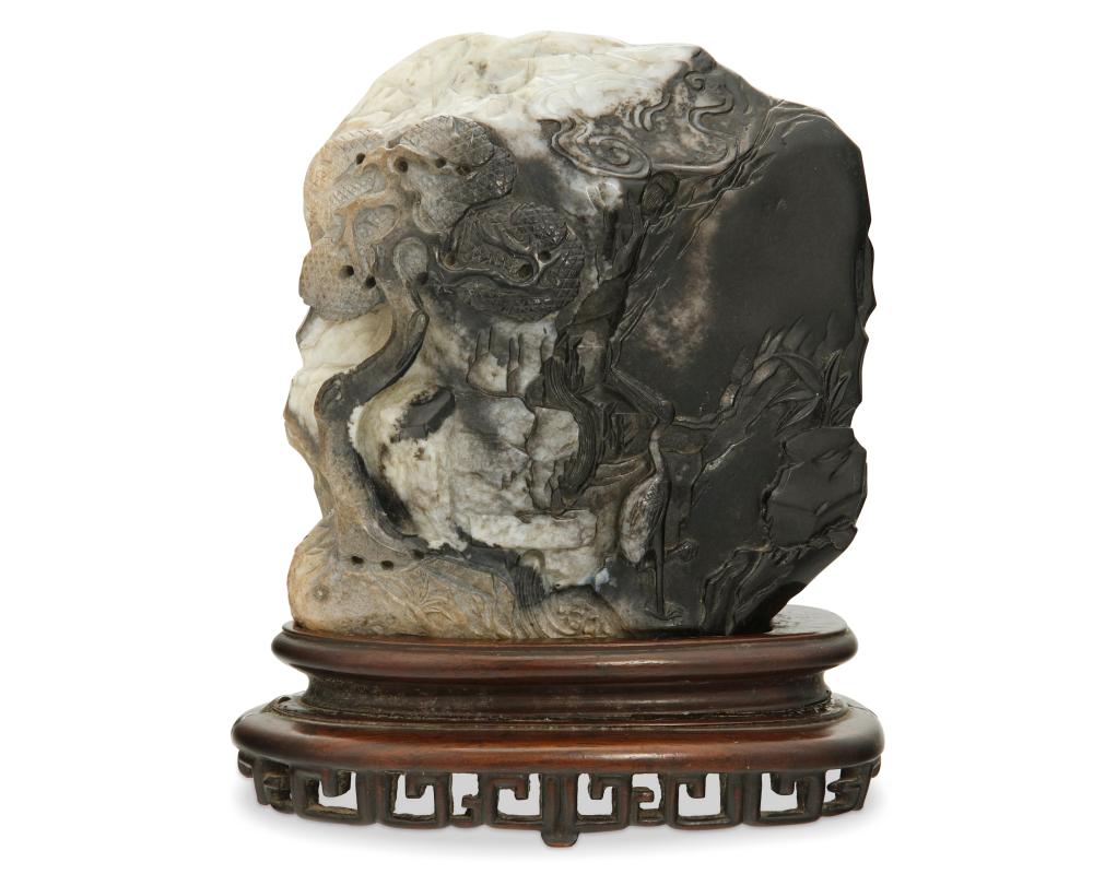 A CHINESE AGATE CARVINGA Chinese