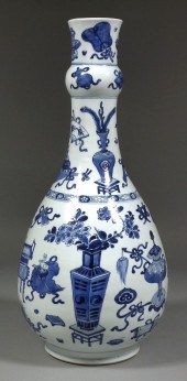 A Chinese blue and white porce