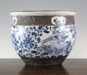 A Chinese blue and white crack