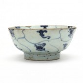 A CHINESE BLUE AND WHITE BOWL