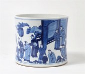 A CHINESE BLUE AND WHITE PORCE
