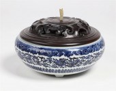 A CHINESE BLUE AND WHITE GLAZE