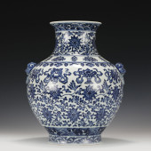 A CHINESE BLUE AND WHITE PORCE