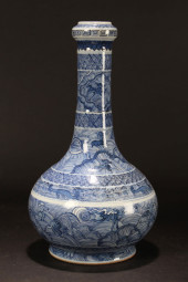 A CHINESE BLUE AND WHITE ANICE