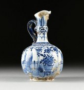A CHINESE BLUE AND WHITE PORCE