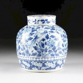 A CHINESE BLUE AND WHITE PORCE