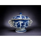 A CHINESE BLUE & WHITE PORCELA