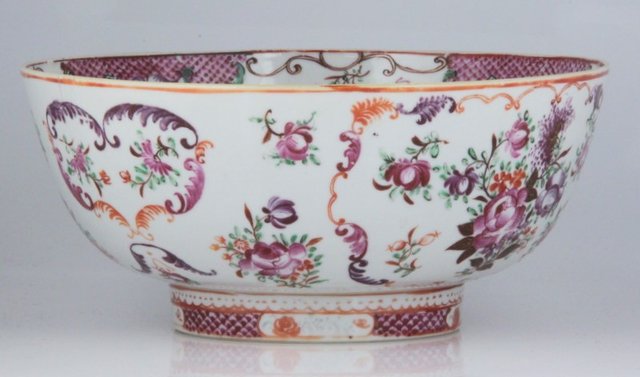 A Chinese bowl Qianlong the
