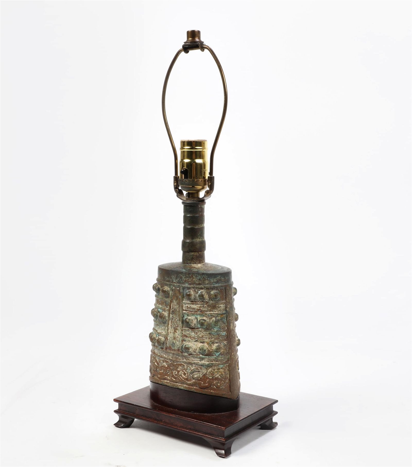 A CHINESE BRONZE ARCHAISTIC STYLE