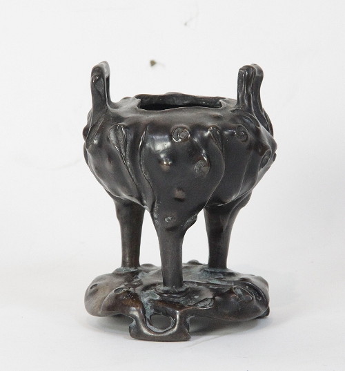 A Chinese bronze censer