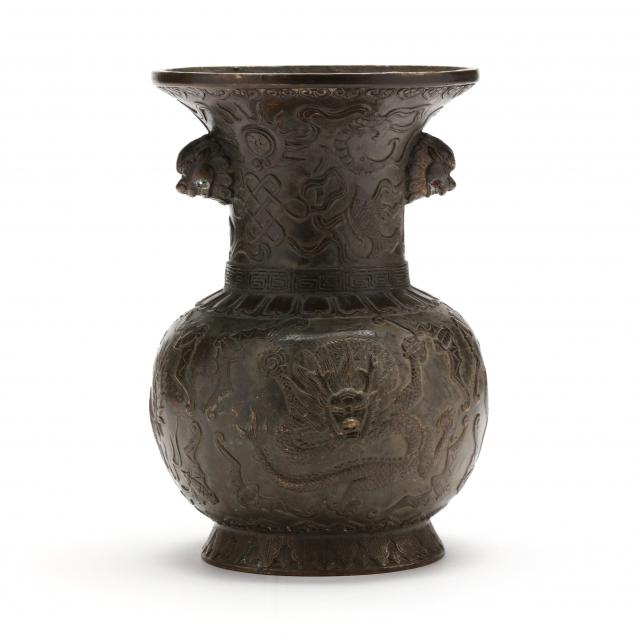 A CHINESE BRONZE VASE WITH