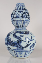 A CHINESE CALABASH-FORTUNE DRA