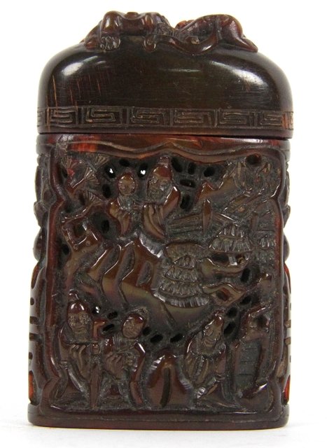A Chinese carved horn case and