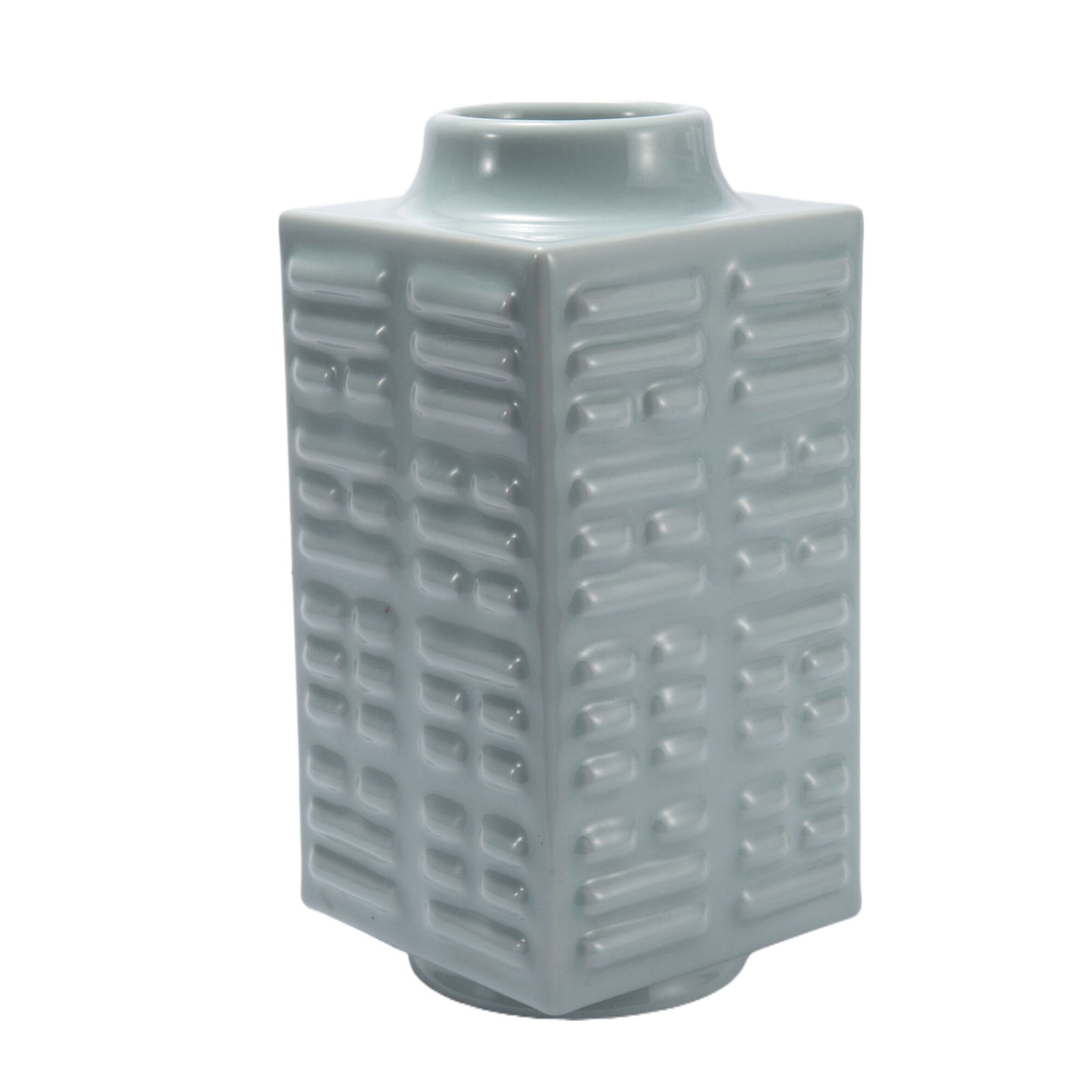 A CHINESE CELADON GLAZE PORCELAIN