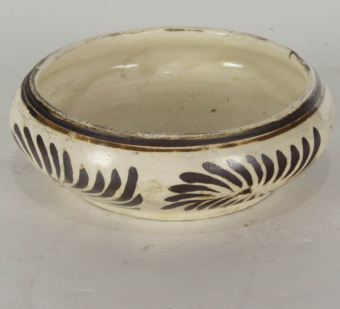 A CHINESE CIZHOU WARE BOWLA Chinese