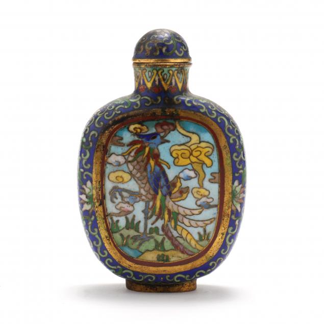 A CHINESE CLOISONNE SNUFF BOTTLE