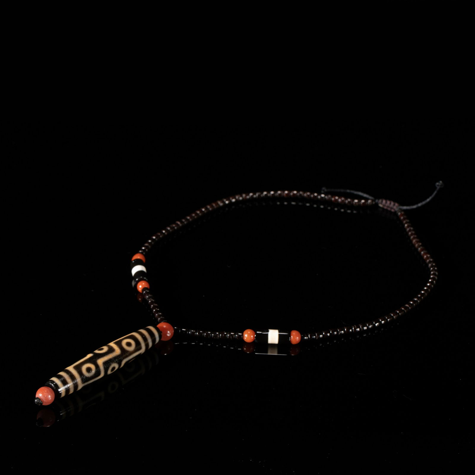 A CHINESE DZI BEAD NECKLACEA