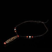 A CHINESE DZI BEAD NECKLACE<br