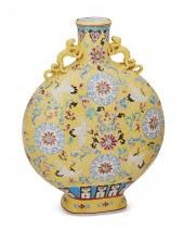 A CHINESE ENAMELED PORCELAIN M