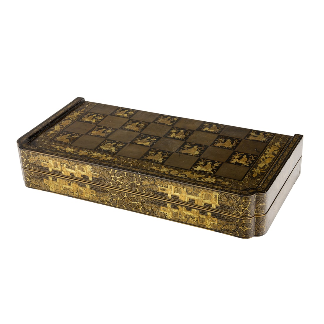 A CHINESE EXPORT BLACK AND GILT