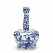 A CHINESE EXPORT BLUE AND WHIT