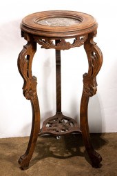 A CHINESE EXPORT CARVED WOOD U