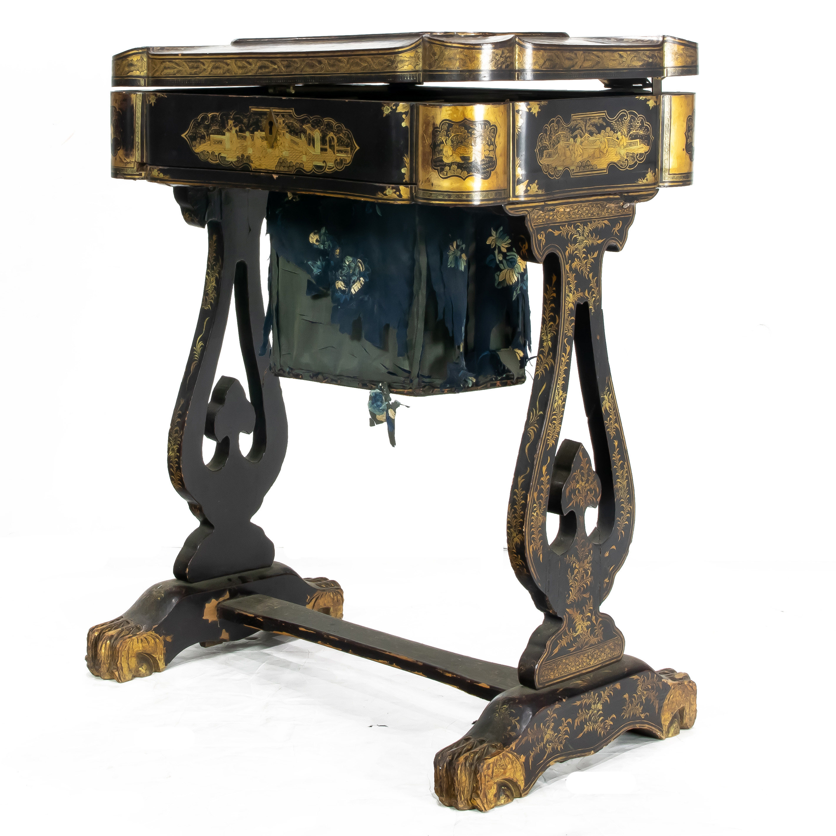 A CHINESE EXPORT CHINOISERIE