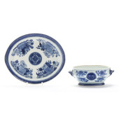 A CHINESE EXPORT FITZHUGH TURE
