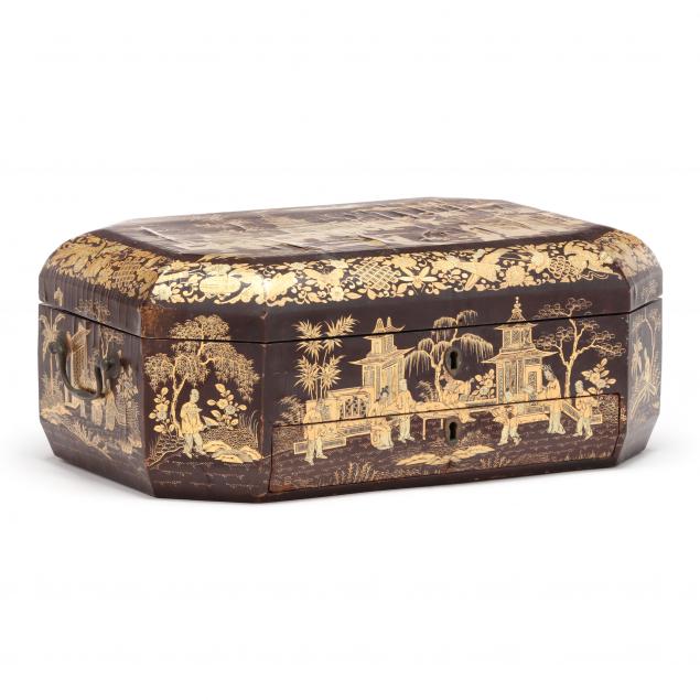 A CHINESE EXPORT LACQUERED AND GILT