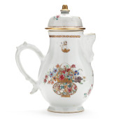 A CHINESE EXPORT PORCELAIN ARM