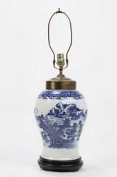 A CHINESE EXPORT PORCELAIN BLU