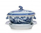 A CHINESE EXPORT PORCELAIN CAN