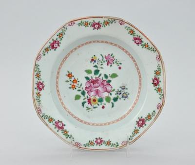 A Chinese Export Porcelain Dish,