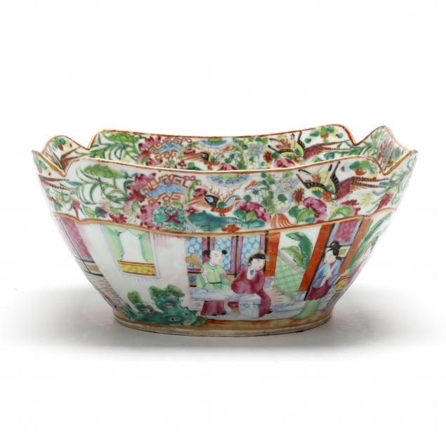 A CHINESE EXPORT PORCELAIN