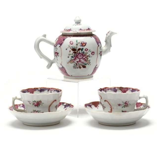 A CHINESE EXPORT PORCELAIN