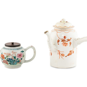 A Chinese Export Porcelain Teapot