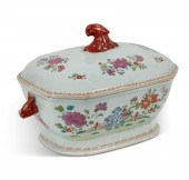 A CHINESE EXPORT PORCELAIN TUR