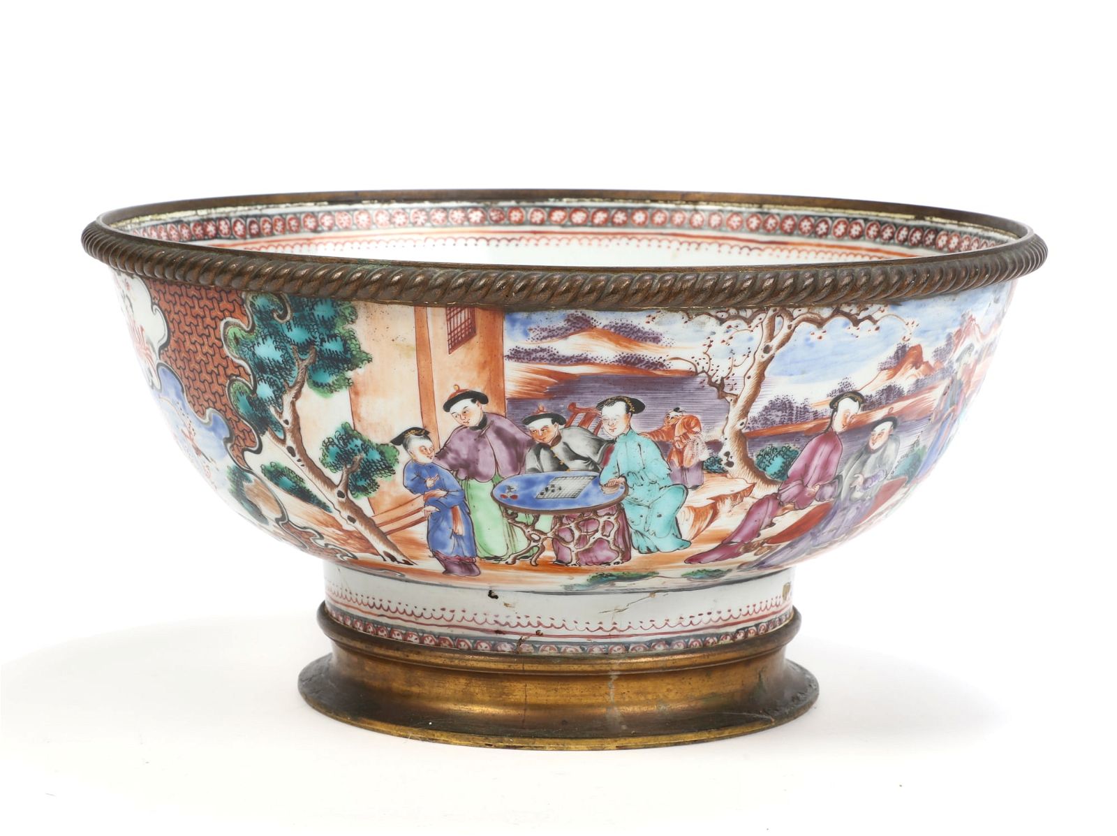 A CHINESE FAMILLE ROSE PORCELAIN