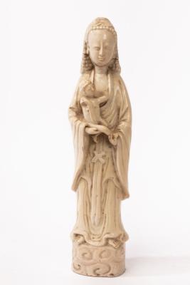 A Chinese Ge type porcelain Guanyin