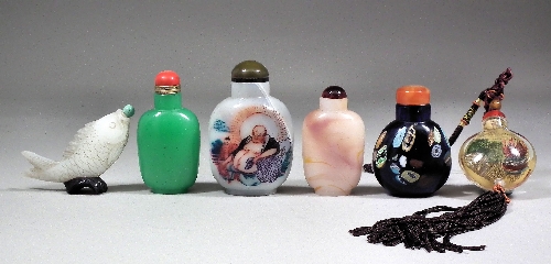 A Chinese glass snuff bottle and