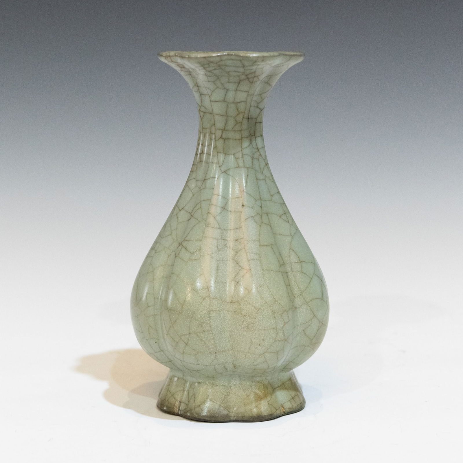 A CHINESE GUAN CRACKLE GLAZE