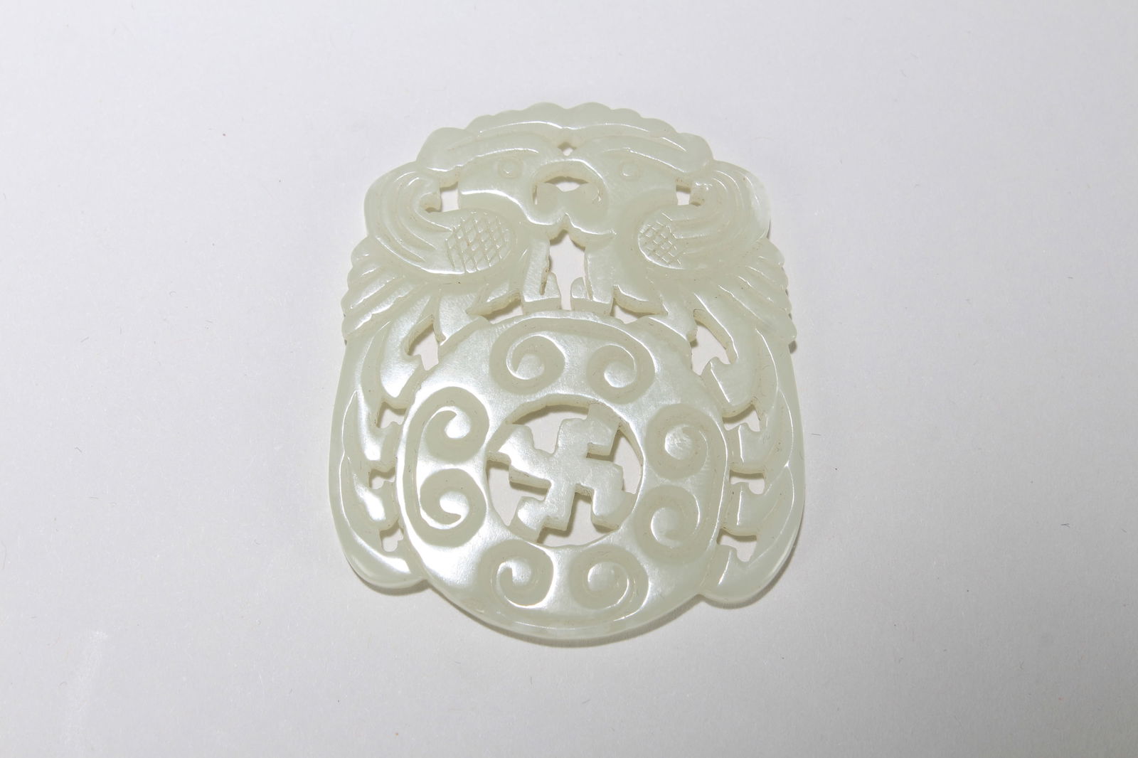A CHINESE HOTAN-CURVING JADE