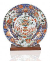 A CHINESE IMARI CHARGER, KANGX
