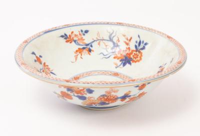 A Chinese Imari circular bowl, Qing