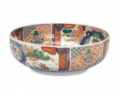 A CHINESE IMARI PORCELAIN BOWL